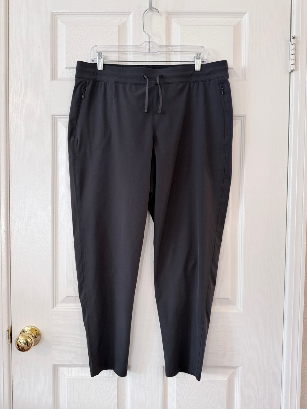 KUHL Dark Gray Stretch  Drawstring Waist Hiking/Outdoor Capri Pants - Women’s L